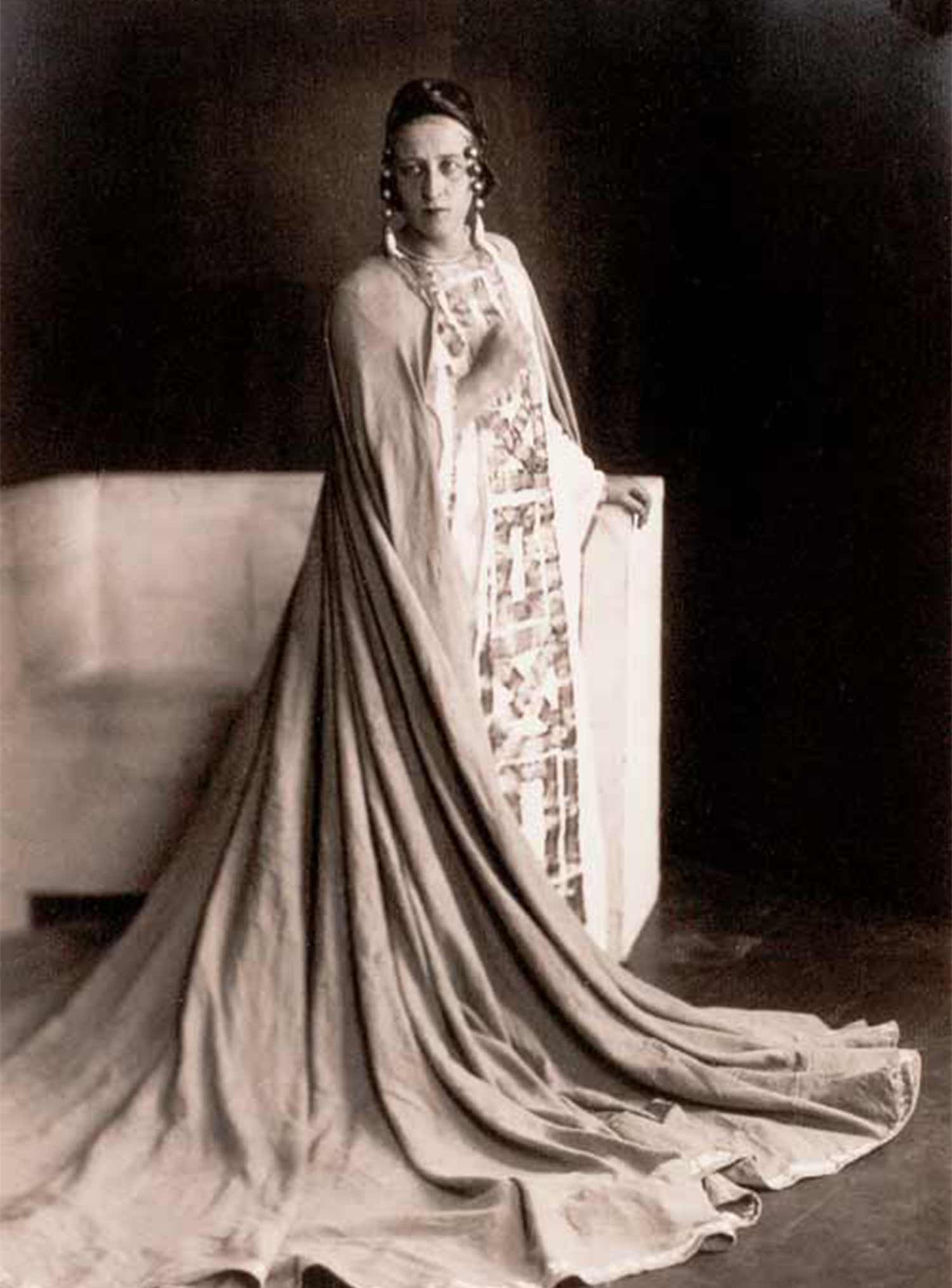 Thyra Hagen-Leisner als Theophano, Otto und Theophano,1921